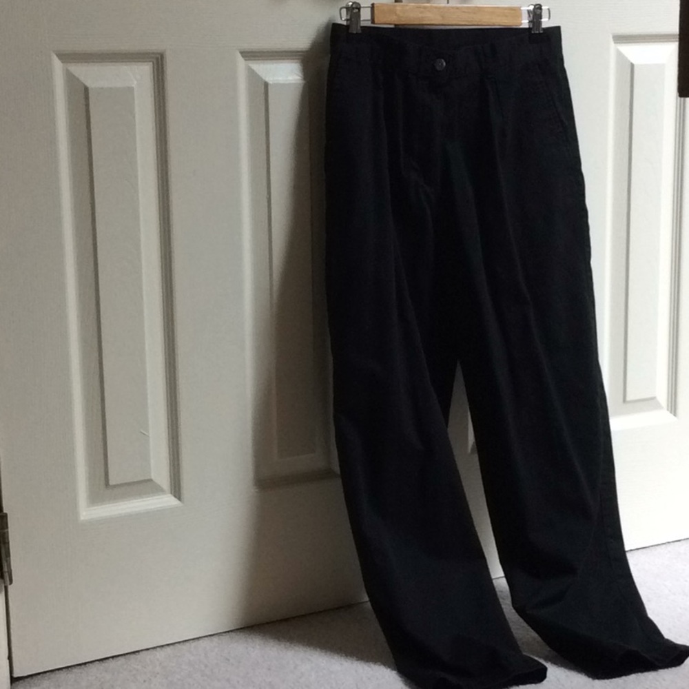 LL Bean 10P, black, straight, pleated,mid rise.